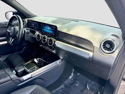 Used 2022 Mercedes-Benz GLB 250 image 29