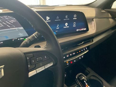 Used 2024 Cadillac XT4 Premium Luxury w/ Technology Package FWD image 19