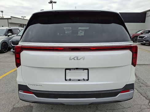 New 2026 Kia Carnival EX image 7