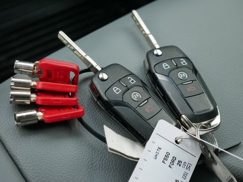 New 2025 Ford F550 4x4 SuperCab Super Duty image 33