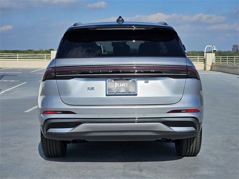 New 2026 Lincoln Nautilus Reserve image 6