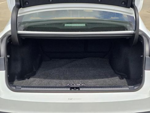 Used 2024 Lexus IS 350 F Sport RWD image 10