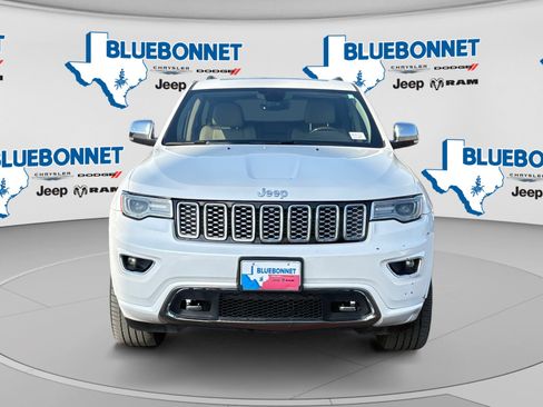 Used 2017 Jeep Grand Cherokee Overland AWD/4WD image 2