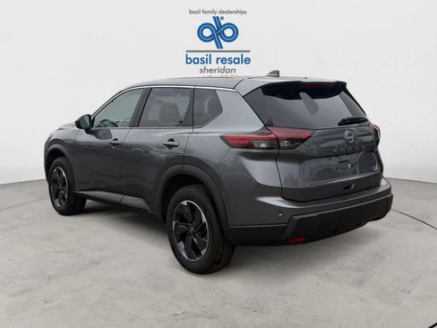 Used 2025 Nissan Rogue SV image 4