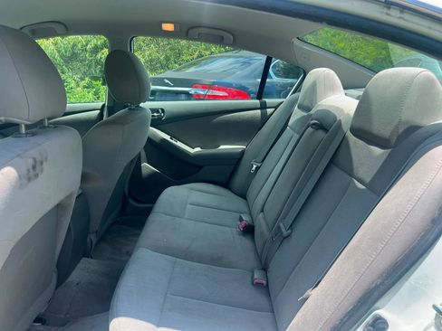 Used 2011 Nissan Altima 2.5 FWD image 10