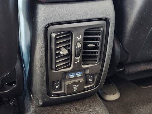 Certified 2024 Dodge Durango GT image 30