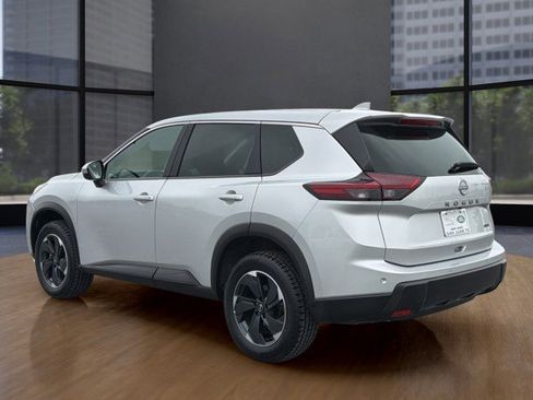 Used 2025 Nissan Rogue SV AWD/4WD image 14