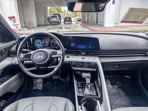 Used 2024 Hyundai Elantra Limited image 16