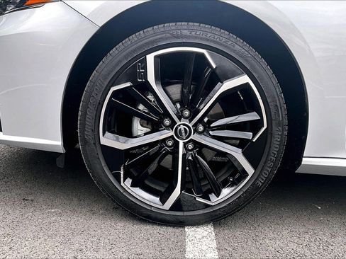 Used 2025 Nissan Altima 2.5 SR image 9