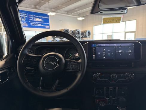 Used 2026 Jeep Wrangler Unlimited Rubicon AWD/4WD image 10