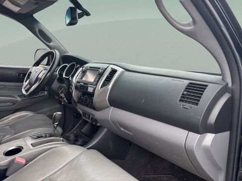 Used 2013 Toyota Tacoma 4x4 Double Cab w/ TRD Sport Pkg image 28