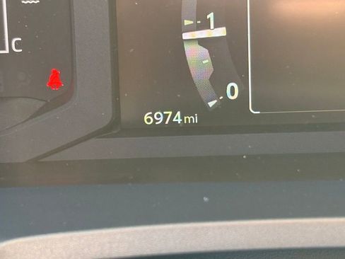 Used 2025 Toyota 4Runner SR5 AWD/4WD image 17