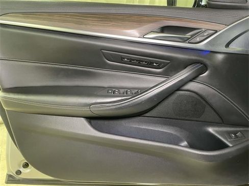 Used 2018 BMW 530i xDrive image 29