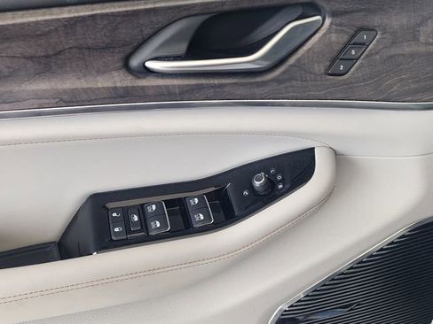 Used 2023 Jeep Grand Cherokee L Overland w/ Rear Seat Video Group I image 15