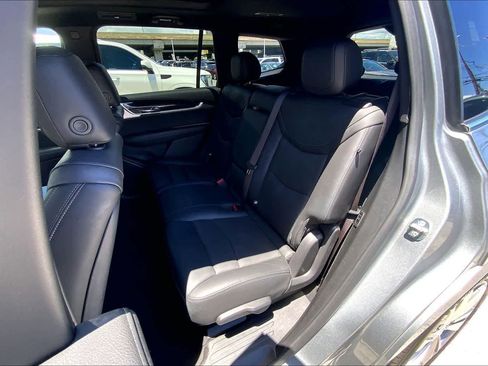 Used 2024 Cadillac XT6 Premium Luxury FWD image 29