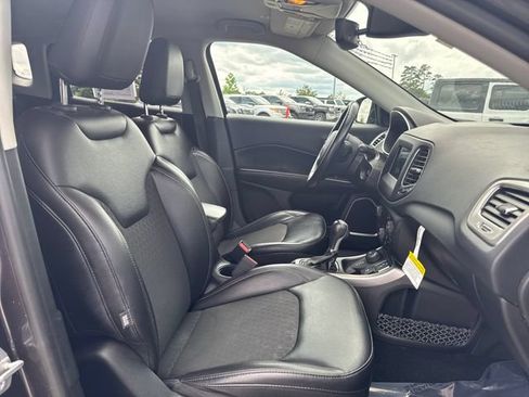 Used 2019 Jeep Compass Latitude w/ Popular Equipment Group AWD/4WD image 26