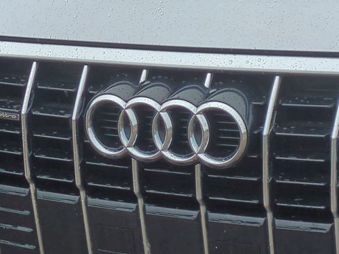 Used 2020 Audi Q3 2.0T Premium image 12