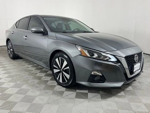 Used 2020 Nissan Altima 2.5 SL FWD image 12