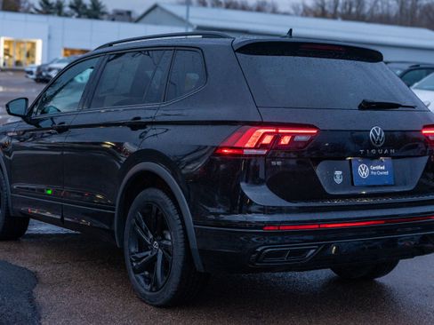 Certified 2023 Volkswagen Tiguan SE R-Line image 4