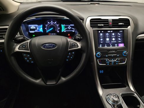 Used 2019 Ford Fusion SE FWD image 22