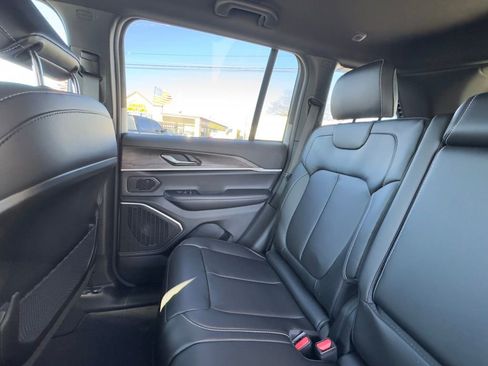 New 2026 Jeep Grand Cherokee Limited w/ Limited Altitude Package image 17