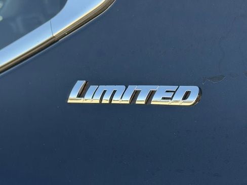 Used 2023 Toyota Tundra Limited w/ Power Package image 9