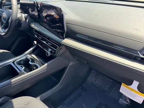 New 2026 Chevrolet Traverse LT w/ Driver Confidence Package FWD image 6