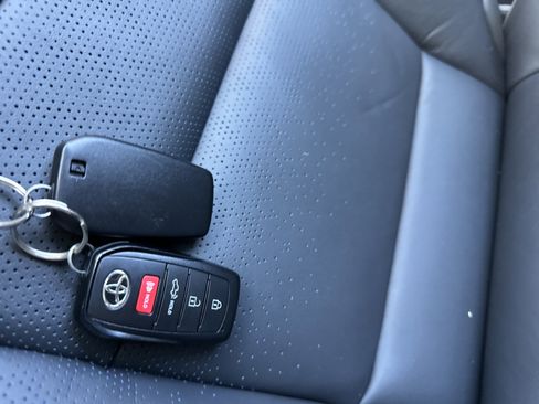 Used 2025 Toyota Tundra Platinum image 20