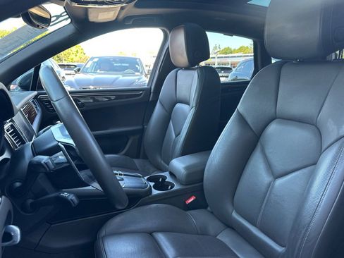 Used 2018 Porsche Macan S image 6