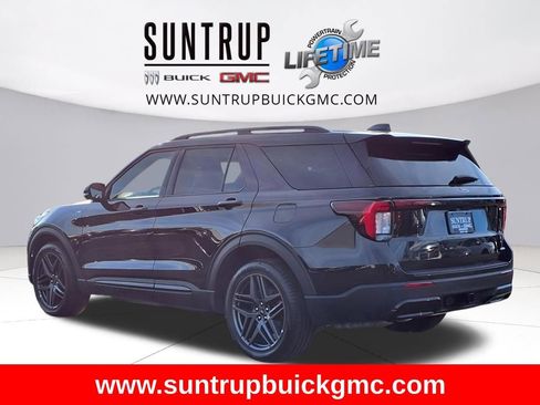 Used 2025 Ford Explorer ST-Line w/ ST-Line Street Pack image 32