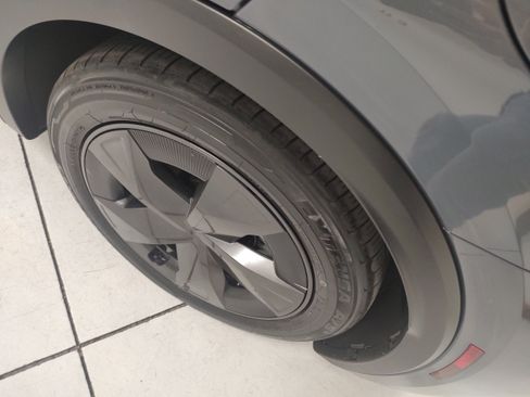 Used 2025 Toyota Prius LE FWD image 14