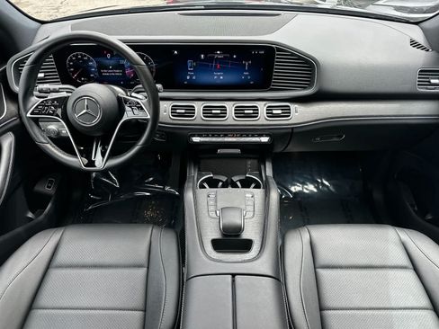Used 2025 Mercedes-Benz GLE 350 4MATIC image 3