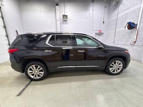 Used 2021 Chevrolet Traverse High Country AWD/4WD image 3