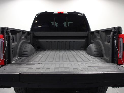 Used 2023 Ford F350 Platinum image 14