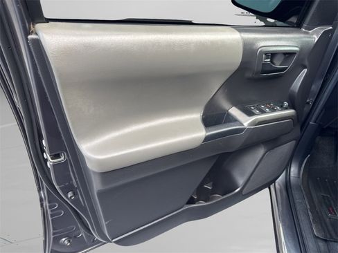 Used 2023 Toyota Tacoma TRD Sport image 31