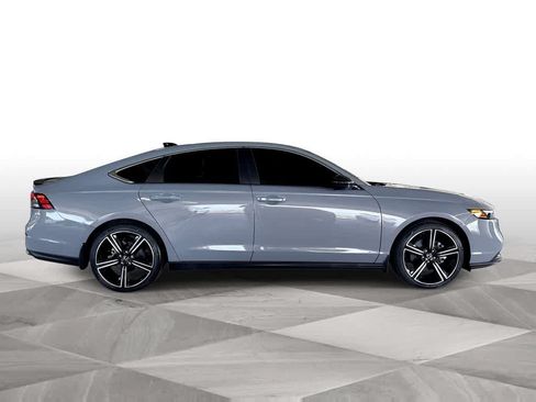 Used 2024 Honda Accord Sport image 9