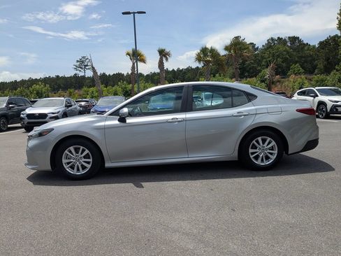 Used 2025 Toyota Camry LE FWD image 7