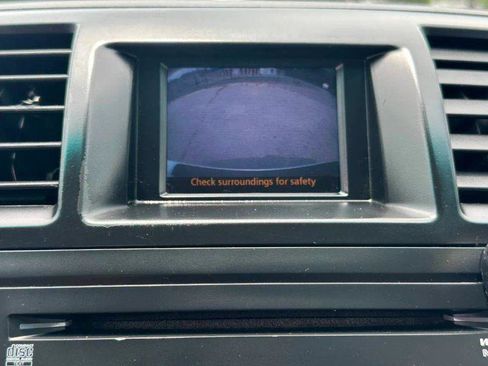 Used 2011 Toyota Highlander 2WD w/ Tech Pkg image 18