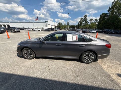 Used 2019 Honda Accord Touring image 3