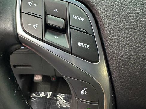 Used 2017 Hyundai Azera FWD image 18