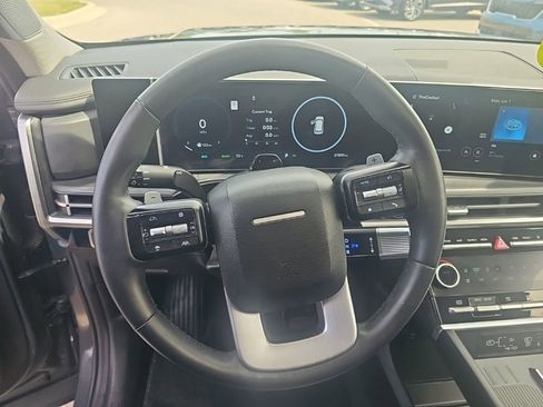 Used 2025 Hyundai Santa Fe Limited AWD/4WD image 16