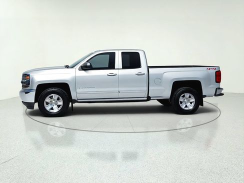 Used 2018 Chevrolet Silverado 1500 LT w/ Trailering Package AWD/4WD image 5