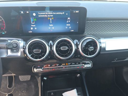 Used 2025 Mercedes-Benz GLB 250 image 16