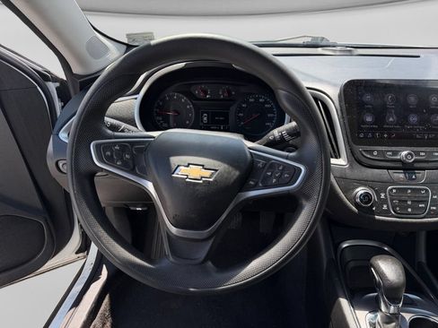 Used 2022 Chevrolet Malibu LT FWD image 15