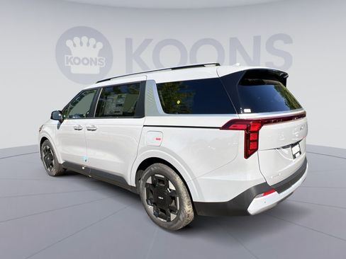 New 2026 Kia Carnival EX FWD image 8