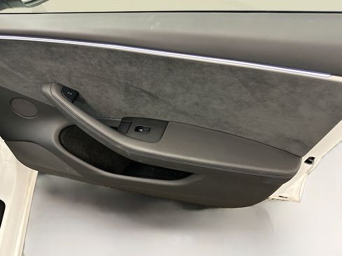 Used 2025 Tesla Model 3 Long Range AWD/4WD image 35
