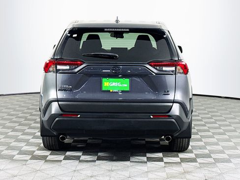 Used 2022 Toyota RAV4 LE AWD/4WD image 8