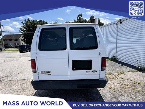 Used 2014 Ford E-250 and Econoline 250 Extended w/ Power Group RWD image 3