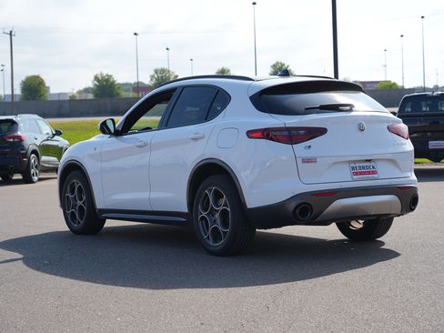 Used 2023 Alfa Romeo Stelvio Ti AWD/4WD image 5