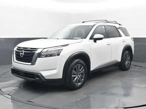 Used 2025 Nissan Pathfinder SV AWD/4WD image 25